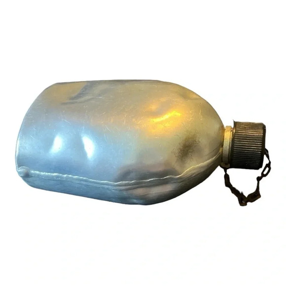 Korean War Era Water Canteen Collectable - Picture 4 of 10